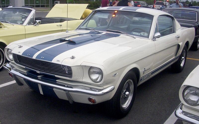File:Ford Shelby Mustang GT350 (Centropolis Laval '10).jpg