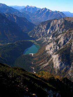 From Pfaffenstein towards Leopoldsteinersee.jpg