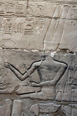 Karnak temple, Großer Säulensaal 9512.JPG