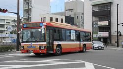 Shinkibus 8375 at Akashi station 01.jpg