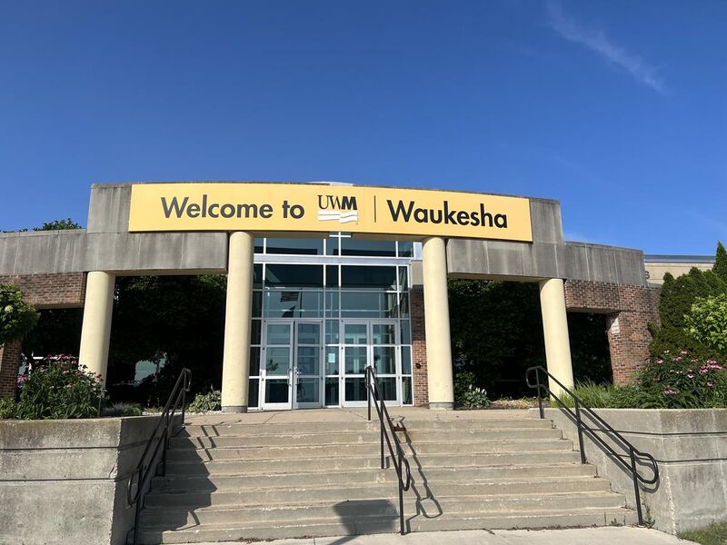 File:University of Wisconsin–Waukesha.jpg
