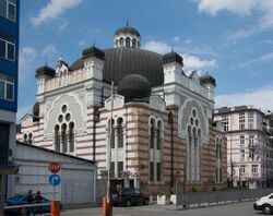 Софийска синагога (14113510160).jpg