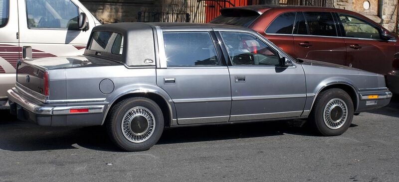 File:1990 Chrysler New Yorker Landau.jpg
