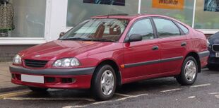 2000 Toyota Avensis GS 1.6 Front.jpg