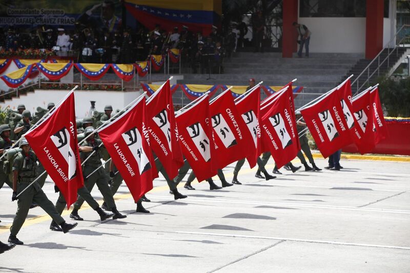 File:Chavez Vive Militar.jpg