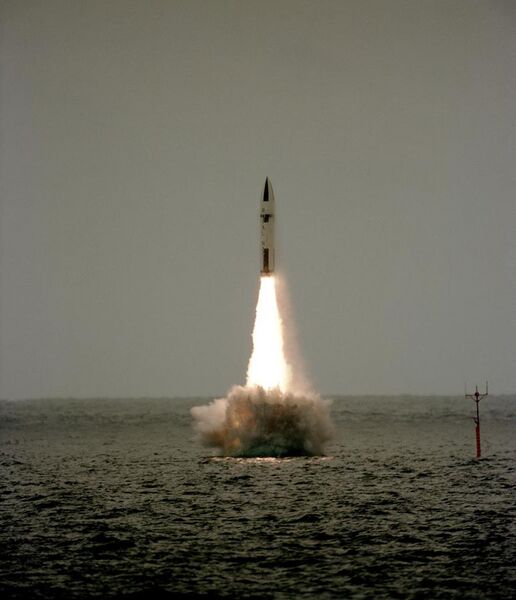 File:Polaris missile launch from HMS Revenge (S27) 1983.JPEG