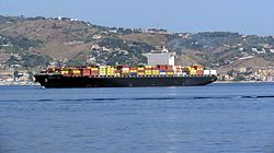 Portacontainer MSC in navigazione nello stretto di Messina.jpg