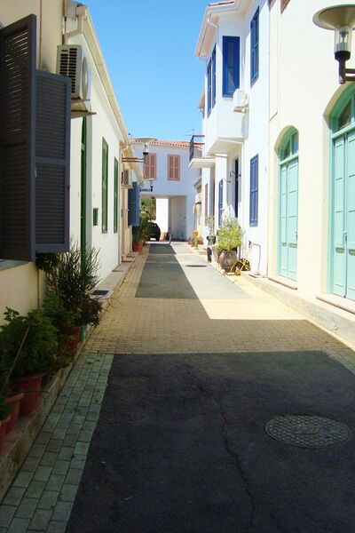 File:Classic aristocratic houses in Nicosia Republic of Cyprus.jpg