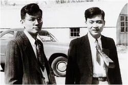 Hong Chaosheng and Deng Jiaxian in Purdue University in 1950.jpg