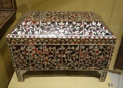 Marquetry casket, Ottoman Empire (Istanbul or North Africa), 17th-18th century, wood, tortoise shell, bone, ivory inlay - Royal Ontario Museum - DSC04772.JPG