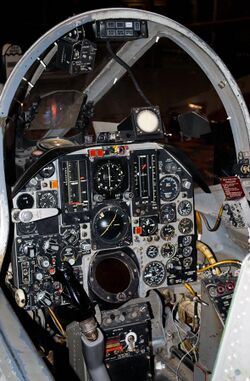 Republic F-105 Thunderchief - cockpit.jpg