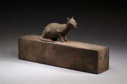 Box for animal mummy surmounted by a cat, inscribed MET LC-12 182 27 EGDP023744.jpg
