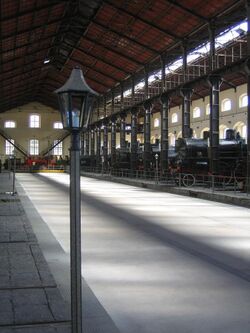Haupthalle Eisenbahnmuseum Pietrarsa.jpg