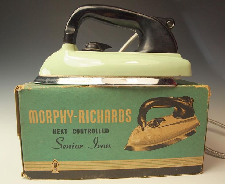 File:Morphy richards iron 1950.JPG
