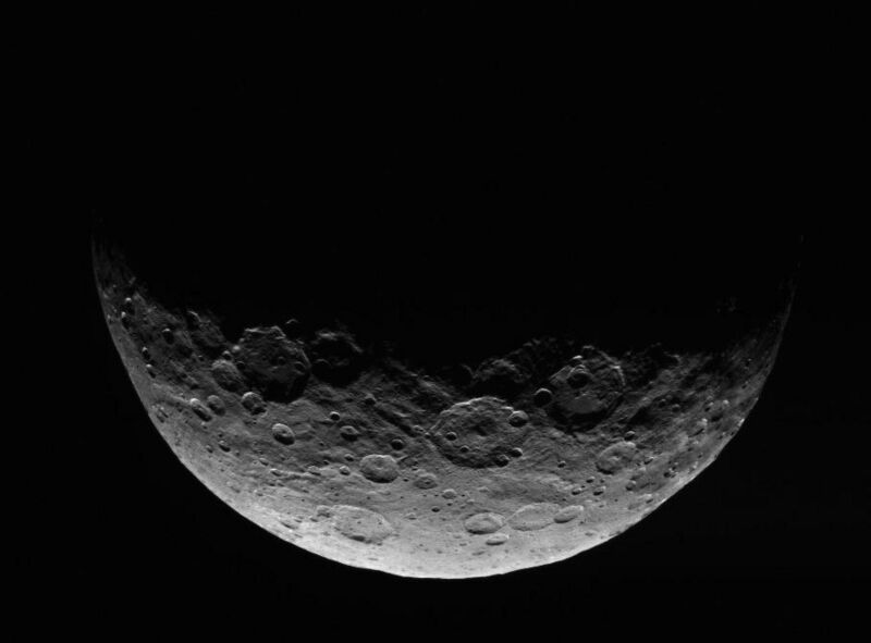 File:PIA19322-Ceres-DwarfPlanet-Dawn-RC3-image3-20150426.jpg