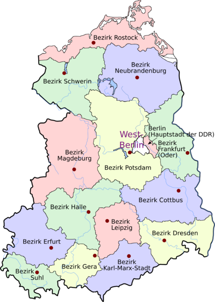 File:DDR Verwaltungsbezirke farbig.svg