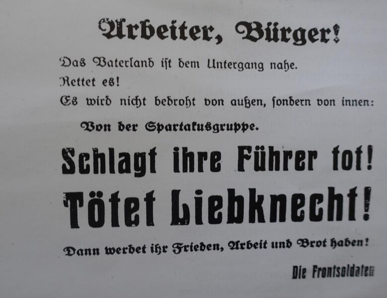 File:Plakat an Berliner Litfaßsäulen 1918.JPG