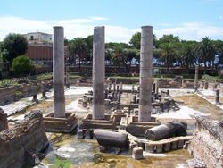 Serapeum (Pozzuoli) -3.jpg