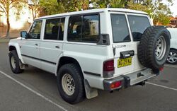 1995-1997 Nissan Patrol (GQ II) RX wagon 02.jpg