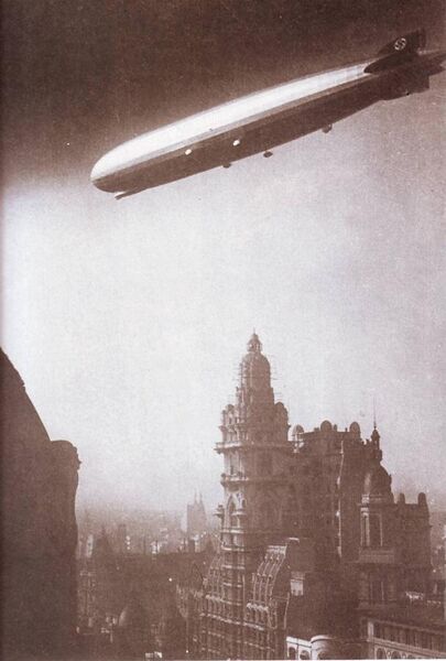 File:Graf Zeppelin Avenida de Mayo Buenos aires.jpg