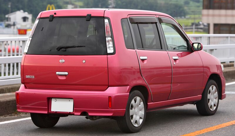 File:Nissan Cube Z10 004.JPG