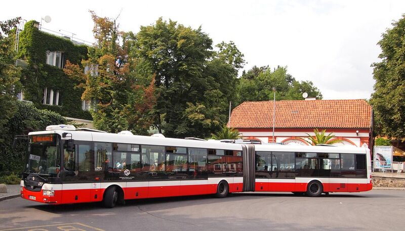 File:Prague - bus 112.jpg