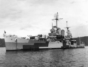 USS Honolulu (CL-48) at anchor in 1944.jpeg