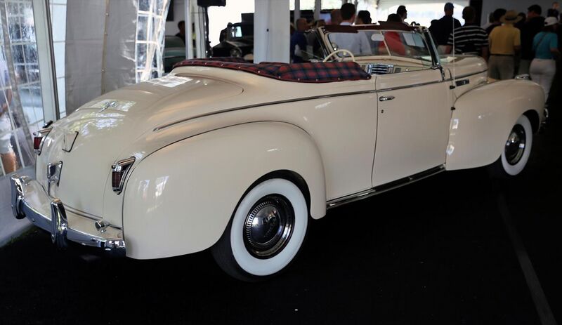 File:1940 Chrysler New Yorker Highlander convertible.jpg