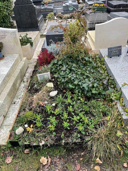 File:Grave of Jean BAUDRILLARD in Montparnasse Cemetery.jpg
