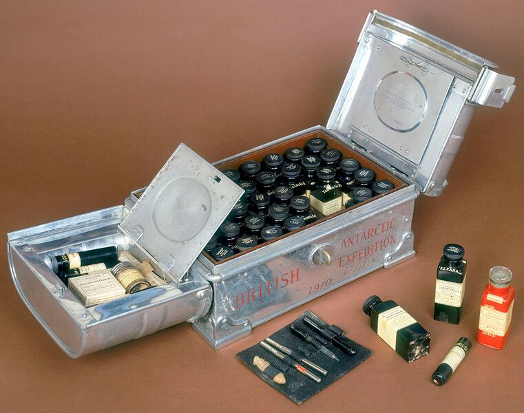 File:Medicine chest used by Captain Scott, 1910-1912. (9663809848).jpg