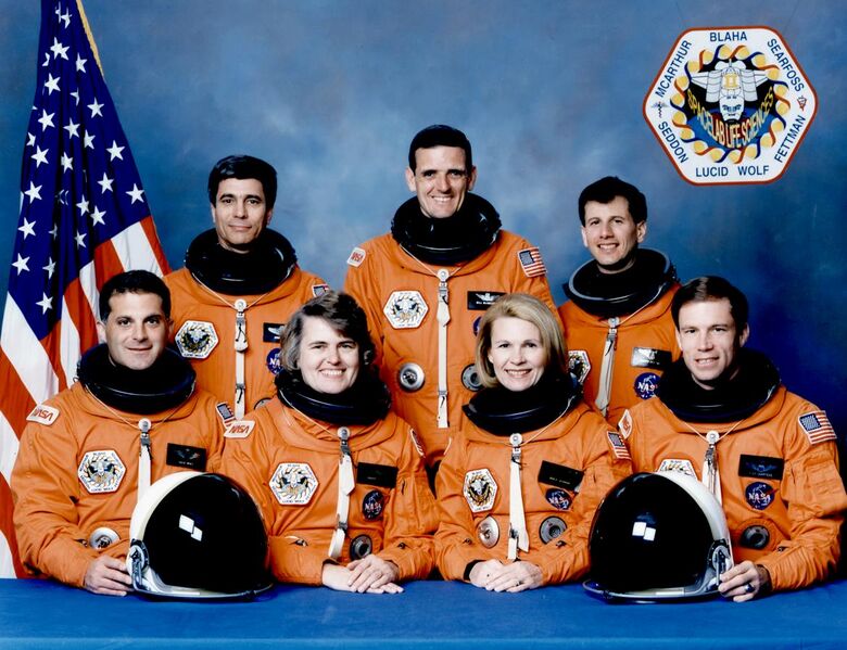 File:STS-58-crew.jpg