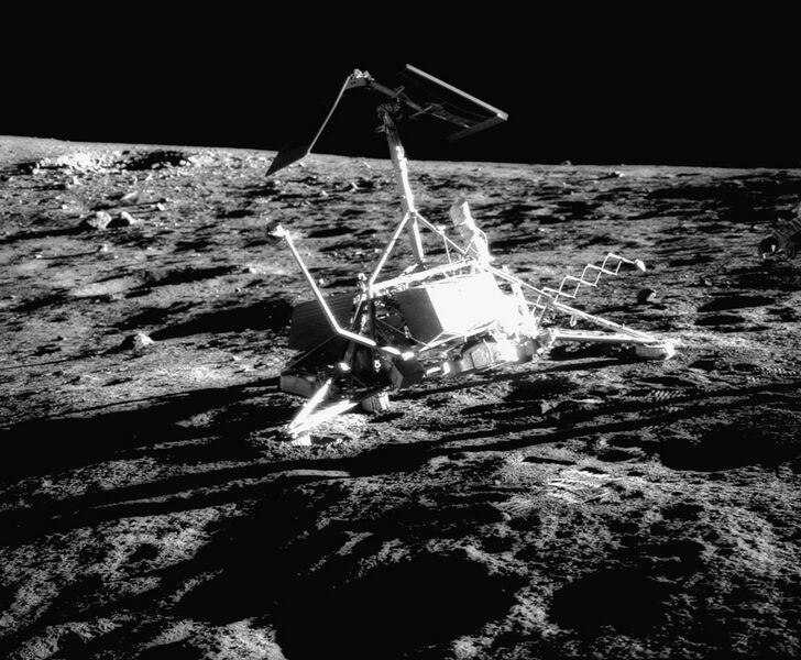 File:Surveyor 3 on the Moon.jpg