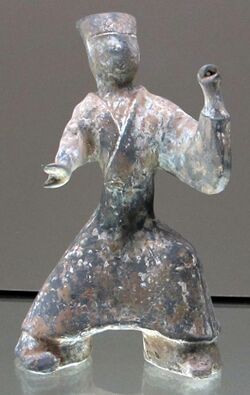Dinastia han or.li, esorcista fangxiangshi come guardiano di tomba, 25-220 ca..JPG