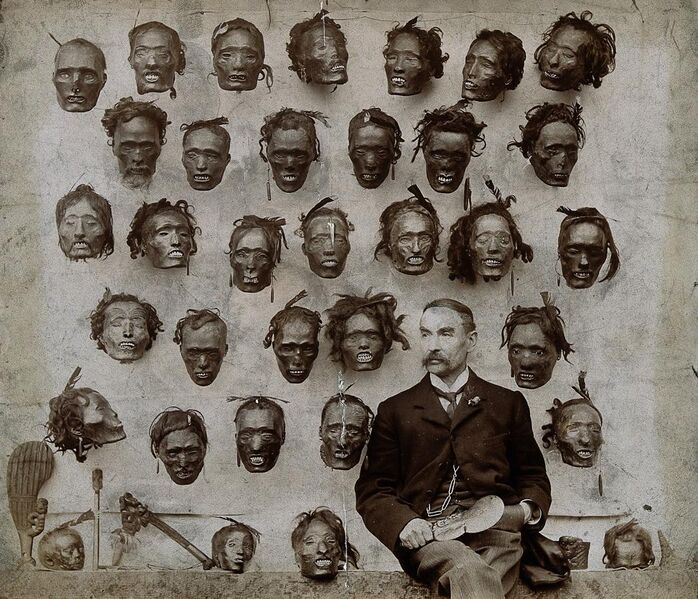 File:Horatio Robley, seated with his collection of severed heads Wellcome V0031271.jpg