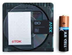 TDK MiniDisc and AA-battery 200703.jpg