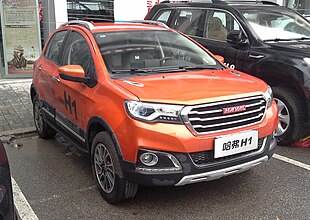 Haval H1 Red 01 China 2015-04-06.jpg