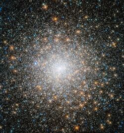New Hubble image of star cluster Messier 15.jpg