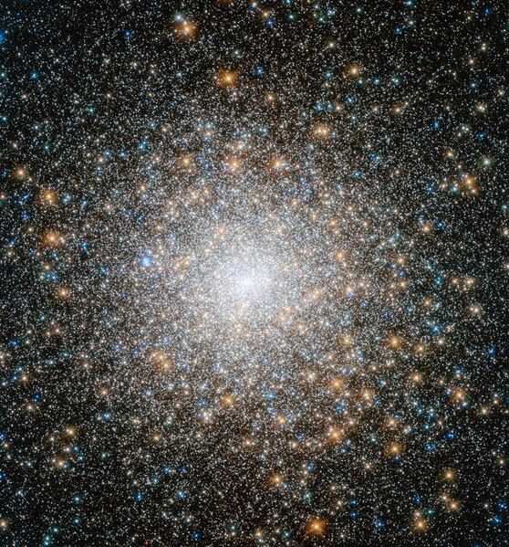 File:New Hubble image of star cluster Messier 15.jpg