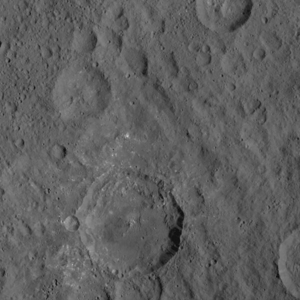 File:PIA19885-Ceres-DwarfPlanet-Dawn-3rdMapOrbit-HAMO-image9-20150821.jpg