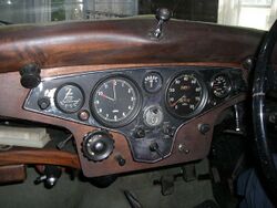 1947 Rover 16 instrument panel (7346767288).jpg