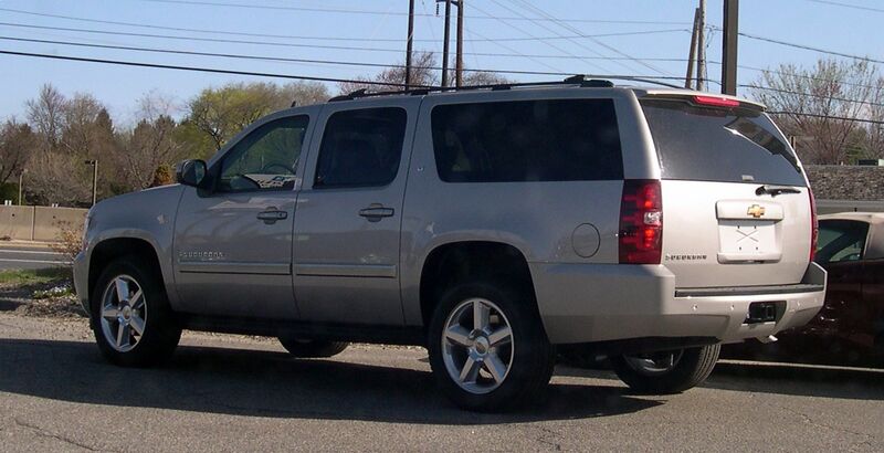 File:2007 Chevrolet Suburban rear.jpg