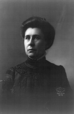black-and-white picture of a woman