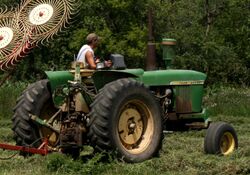 John Deere 4020.jpg