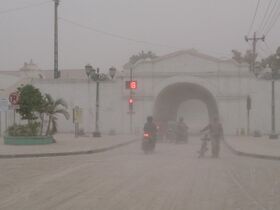 Kelud eruption 2014 ash in Yogyakarta.jpg