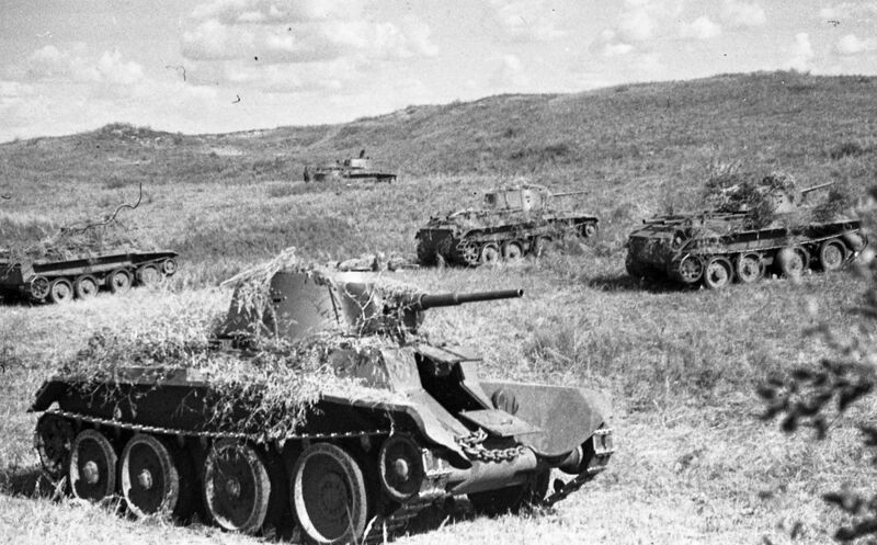 File:Khalkhin Gol Soviet tanks 1939.jpg