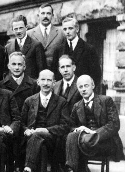 Solvay conference 1927 detail.jpg