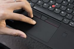 ThinkPad X1 Carbon gen5 (34313523394).jpg