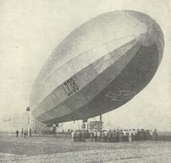 B&W picture of a Zeppelin