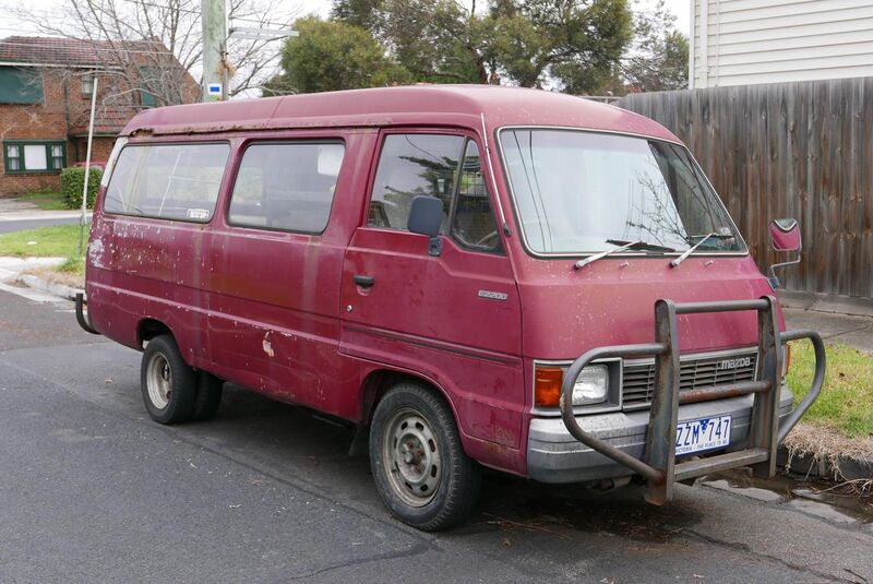 File:1982 Mazda E2200 MWB van (2015-07-14) 01.jpg