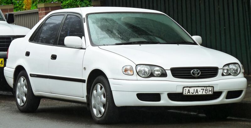 File:2000-2001 Toyota Corolla (AE112R) Ascent sedan (2011-11-17) 01.jpg
